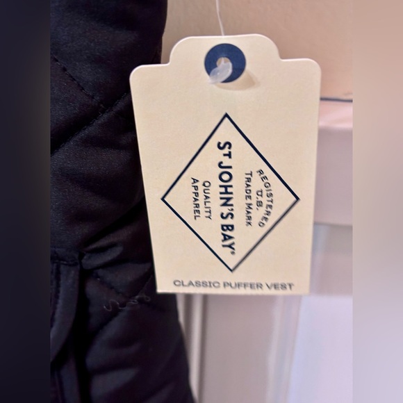 NEW St. John's Bay Black Quilted Vest with Gold Hardware. Size M. - Picture 2 of 6